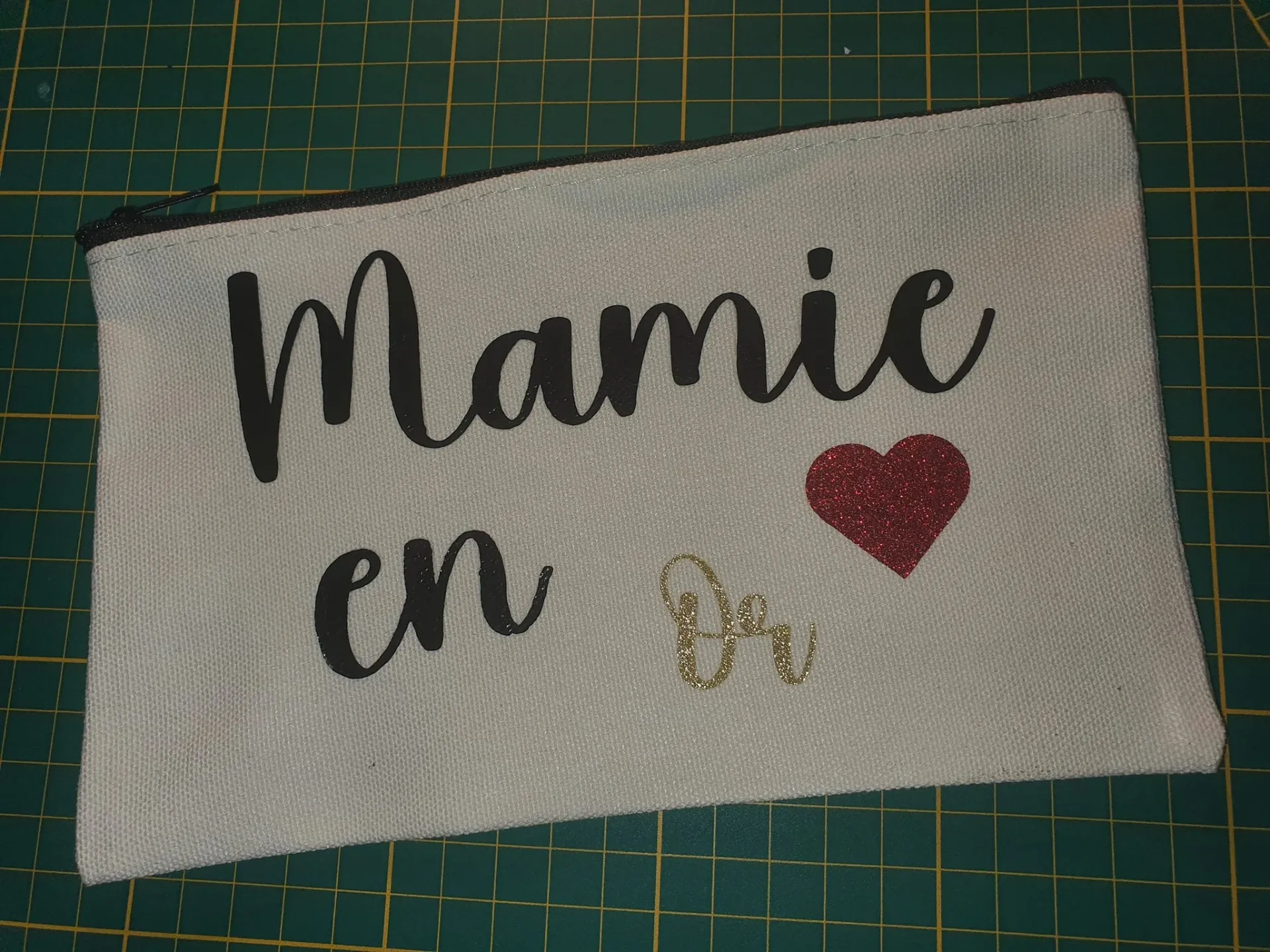 Trousse mamie en or