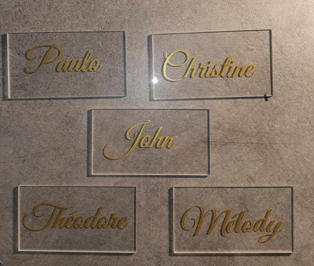 Marque place plexiglass (9 x 5 cm)