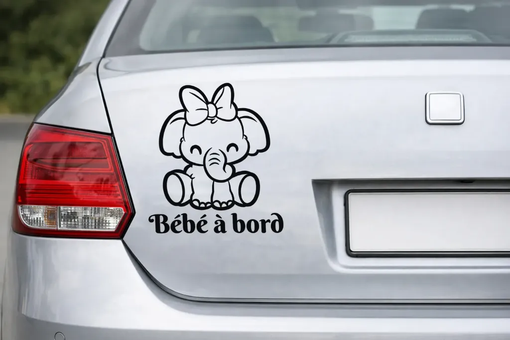 Sticker éléphant à bord (noir)