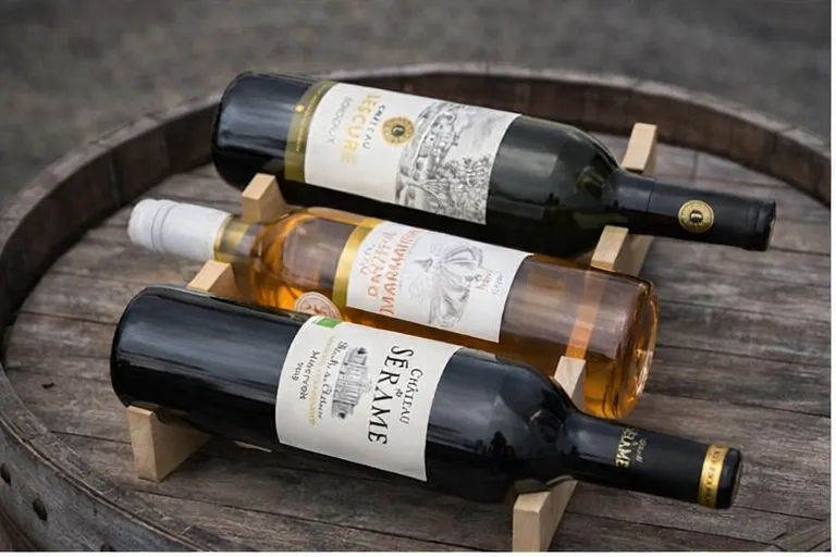 Séparateurs en bois pour caisse de vin