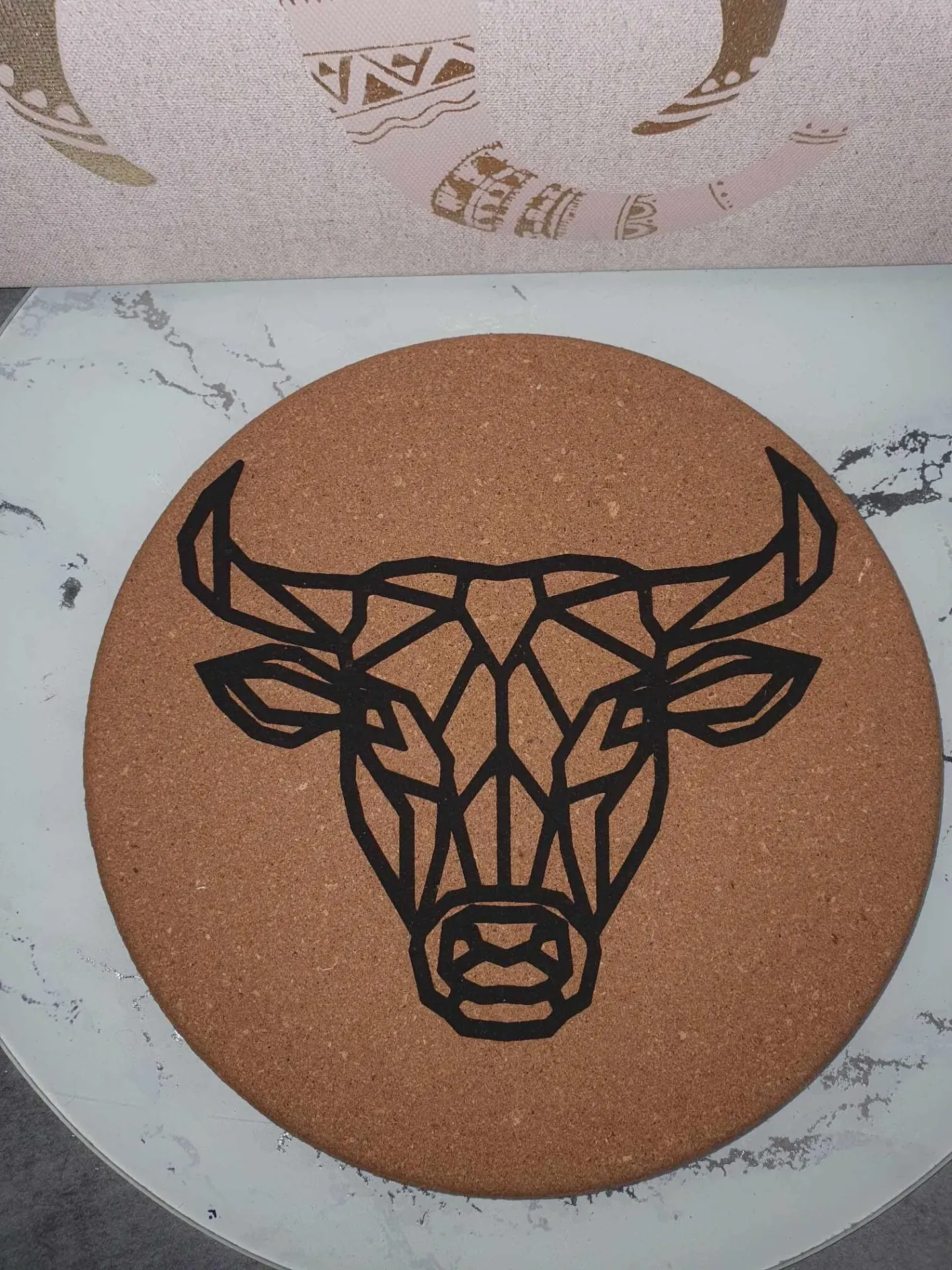 Dessous de plat personnalisé en liège – Motif Taureau
